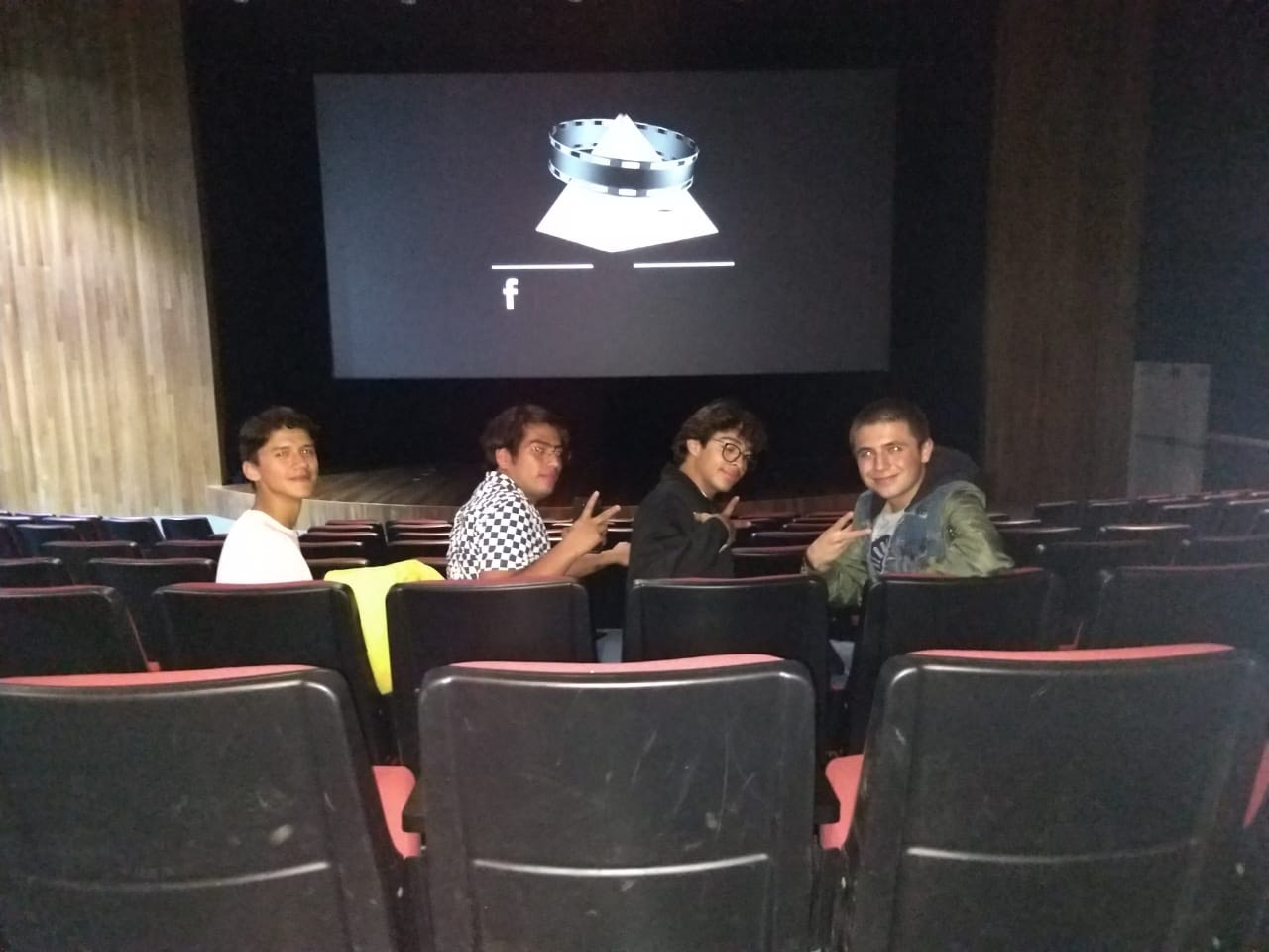 Cinetecarnales.jpeg