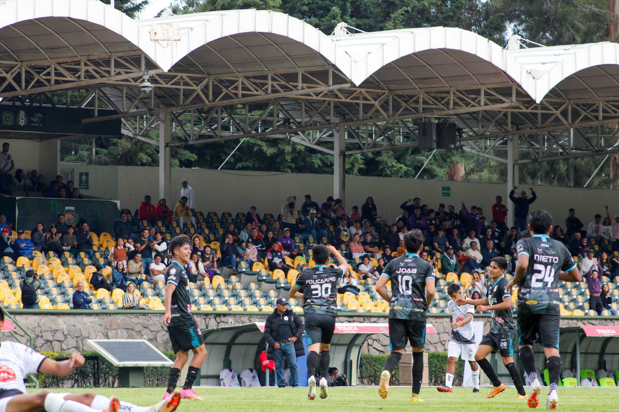 Artesanos Fc 1 min