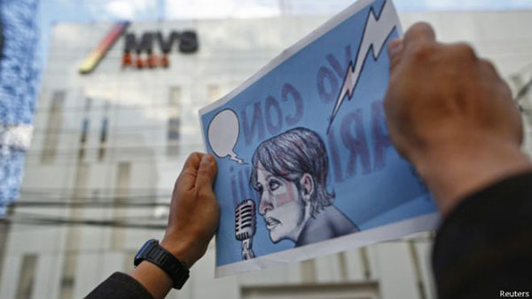 aristegui protesta
